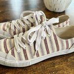 Universal Threads Canvas sneakers Size 10 Photo 5