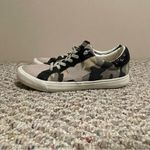 Vintage Havana  Gail camo multi star sneaker- Size 8.5 Photo 1