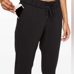 Lululemon On the Fly 7/8 Pant – Black – Size 2 Photo 2