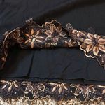 Karen Kane  Y2K embroidered floral tank top Photo 5