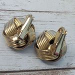 Vintage Clip On Earrings Photo 4