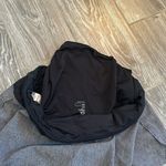 Gap Women’s fit gray lines athletic shorts size extra small XS Photo 5