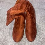 Boutique New cinnamon colored block heels faux suede tall zippered 9.5 Photo 3