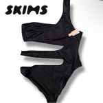 SKIMS NWT One-Shoulder Cutout Monokini Swimsuit – Onyx - Size XXL (Retail $92) Photo 3