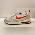 Nike Women's Air Max Dawn Casual White and Orange Sneakers Size 7.5 Photo 2