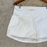 Athleta Women’s Stealth Trucool Skort Skirt Pull On Golf Tennis in White Size M Photo 5