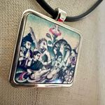 Spiritual Indian Hindu print pendant necklace Photo 3