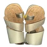 Donald Pliner NWOB   Montce 26 Wedge Sandal Size 9  Gold Metallic Photo 0
