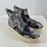 J/SLIDES Camo Hypo‎ Suede Hi Top Sneaker in Grey Size 7.5 Gray Photo 2
