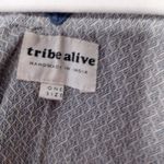 Tribe Alive  Caftan Poncho in gray and white Photo 7