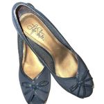 Life Stride  blue satiny pump heels with bow on top! Photo 0