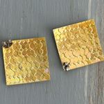 Super Retro Cool Vintage Pierced Earrings Light Iridescent Yellow Enamel & Metal Photo 4