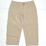 Mountain Hardwear Lightweight Capri Pants Photo 0