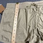 The North Face Women’s Aphrodite Motion Shorts Photo 13