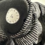 Lululemon  Wunder Under Mid Rise 1/2 Tight Crop Leggings Women's B&W 4 Photo 3