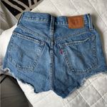 Aritzia Levi’s 501 Jean shorts Photo 3
