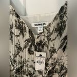 EXPRESS pleated toile print midi dress Photo 7