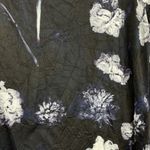 Simply Vera Wang Crinkle Floral Top Blouse Womens S Black 3/4 Handkerchief Hem Purple Photo 4