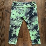 Active Life Horoscope Capri Leggings Green Geometric Reversible Size M (est.) Photo 1