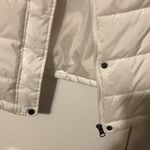Arizona Jeans  Women’s Size Medium Puffer Vest White Color Photo 3
