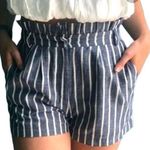 Lydelle  Paper-bag waist striped shorts large Photo 0