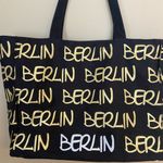 Berlin black and gold tote bag Photo 1