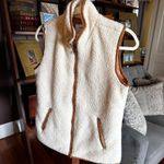 Old Navy  Sherpa Fleece Vest - Cream and Brown twill piping sz XS Photo 2