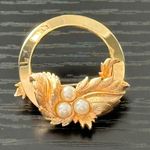 Sarah Coventry Vintage Circle Wreath Brooch Gold Tone W Faux Pearls Photo 3