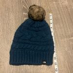 The North Face Women's Triple Cable Beanie Blue One Size Faux Fur Pom Ski Outdoor Photo 3