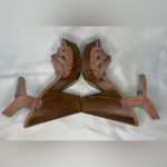 Guess Rose Blush Pink Suede Chunky Heel Sandals 8M Wooden 5” Heel Boho Open Toe Photo 6