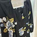Forever 21 Black dress with floral accents Photo 4