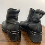 BP  Side Zip Round Toe Ankle Leather Black Boots Mid 2'' Heel Size 10M Photo 1