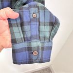 L.L.Bean  Green Blue Plaid Cotton Blend Long Sleeve Button Down Soft Size Medium Photo 2