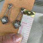 Vintage Avon “ Sleek Drop” faux diamond chain dangle earrings. Black Photo 3