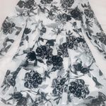 Everly Black and White Floral Dress Photo 2