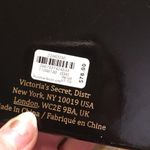 Victoria's Secret Gold key/ lock necklace never worn Photo 3