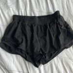 Lululemon Hotty Hot Short 2.5” Photo 0