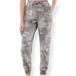 Hollister Ultra High Rise Camo Cuff Hem Joggers Photo 12