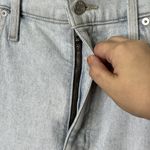 Madewell  Jeans The Mom Jean in Harman Wash Raw-Hem Edition Item MC583 Size 31 Photo 7