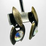 β
Vintage Very unique clip on earrings with iridescent jewel center Photo 10