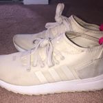 Adidas White Sneaker Size 7.5 Photo 0