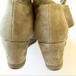 Gentle Souls  Kennth Cole Dawnest Gray Suede Wedge Ankle Boot Bow‎ Size 5.5 Photo 9