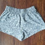 Vuori  Women's Gray Leopard Chic Casual Outdoor Workout Athleisure Shorts Size S Photo 7
