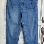 American Eagle  Outfitters Curvy Mom Jean Light Wash Denim Women's Size 8 Photo 0