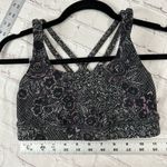 Lululemon sports bra size 4 Photo 3