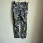 Lululemon Wunder Under Crop II Luxtreme (Roll Down)
Floral Sport White Multi Photo 7