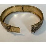 VTG Brass Hinged Floral Embossed Metal Bracelet Gold Beautiful Condition Photo 3