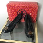 Tory Burch black patten leather kitten heel pumps size 7.5 with box Photo 1