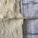 Women XS floral textured wide strap tank top cream color White Photo 4