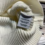 525 America  Distressed Shaker V neck Shaker Sweater in Chalk Photo 5